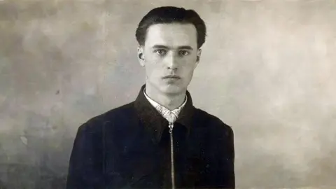 Василь Симоненко. Фото з відкритих джерел