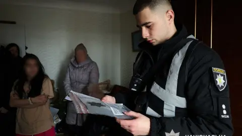 Жительница Запорожья пыталась продать своего ребенка. Фото: Полиция Запорожской области