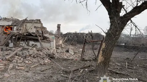 Последствия обстрелов в Донецкой области. Фото: Нацполиция