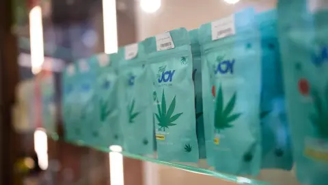 У Києві відкрили першу CBD-аптеку PHARMATAC. Розповідаємо, чим вона відрізняється від інших