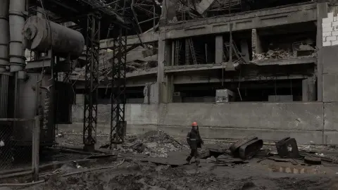 Поврежденная электростанция (архивное изображение). Фото: Министерство энергетики Украины.