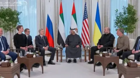 В ОАЭ завершился раунд переговоров между Украиной, США и Россией. Фото: скриншот видео.