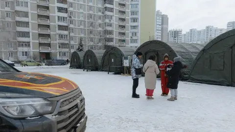 Пункт обогрева в одном из дворов Киева. Фото: t.me/Klymenko_MVS.