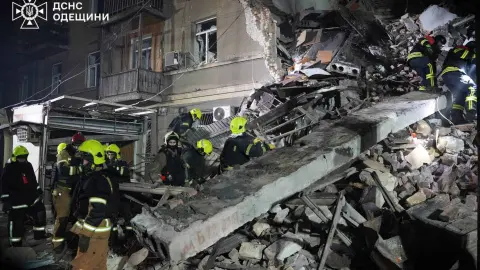 Ночью враг совершил массированную атаку на Одессу. Фото: ГСЧС