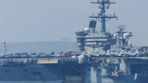Авианосец USS Abraham Lincoln
