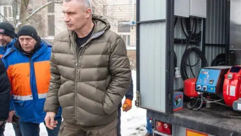 В Киеве постепенно восстанавливают подачу воды, тепла и электроэнергии, - Кличко