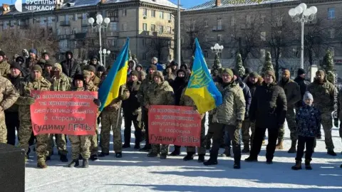 В Черкассах ветераны на митинге требовали от руководства МВД и Нацпола объективного расследования гибели