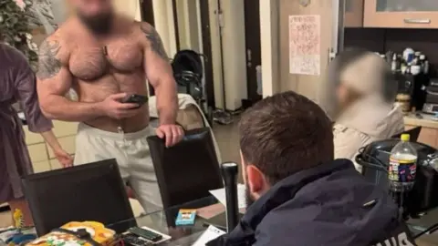 В ходе операции "Опекун" только за день вручены более 100 подозрений лицам, которые подали в воинские части ложные сведения о состоянии здоровья
