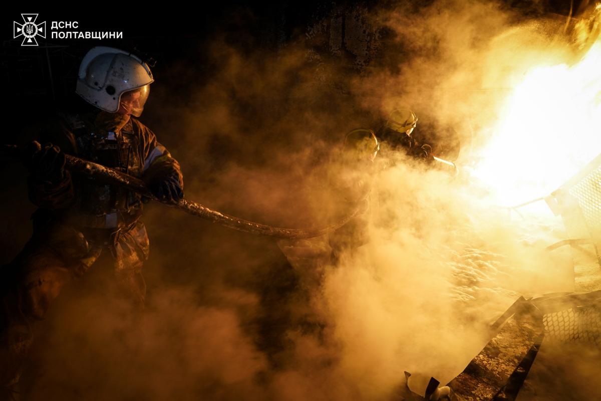 Враг атаковал Полтавщину в ночь на 6 февраля. Фото: ГСЧС