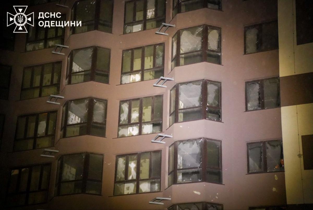 Росія вночі атакувала Одесу. Фото: ДСНС