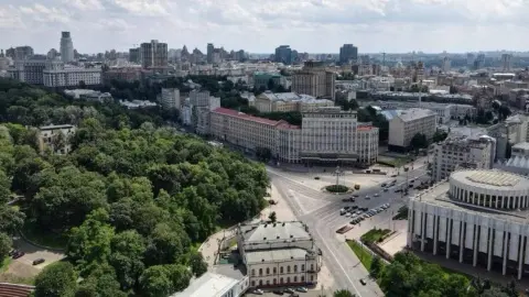 Investment Fund "ARS Capital" Began Acquisition of "Graal" LLC: Unfreezing a Well-Known Project in the Center