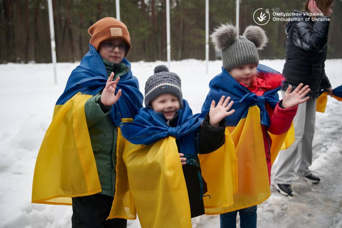 Повернення дітей. Фото: Дмитро Лубінець