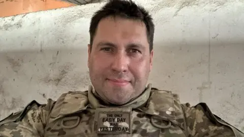 Если не ремонтировать дороги во время войны, Киев превратится в Готем-Сити, – заместитель командира бригады "Ахиллес"