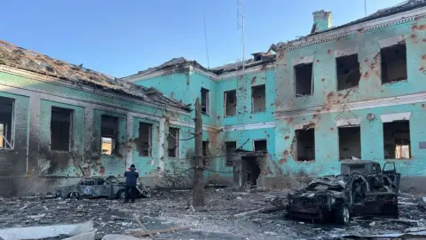 A monument to Holocaust victims was destroyed by a KAB strike in the center of Bilopillya, Sumy region. Photo: jewishnews