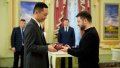 Takashi Hirano and Volodymyr Zelenskyy. Photo: the President's Office.