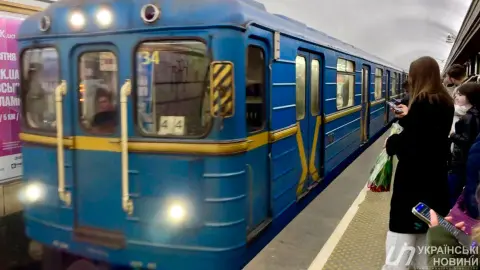 Київське метро. Фото: Денис Гороховський/Українські Новини