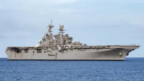 Десантный корабль USS Tripoli. Фото: Wikimedia.