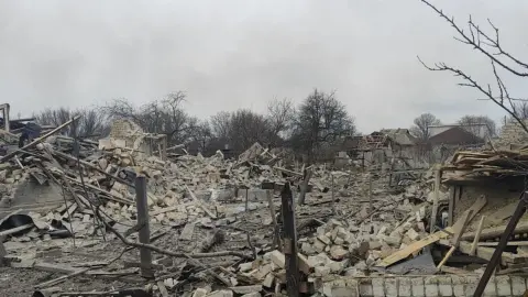 Последствия авиаудара россиян по Дружковке. Фото: ГСЧС Украины.