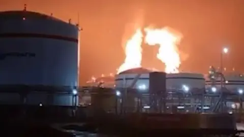 Пожар в порту Усть-Луга. Скриншот видео