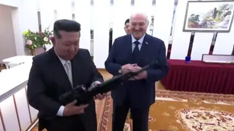 Александр Лукашенко, Ким Чен Ын и Ким Чен Ын. Фото: скриншот видео