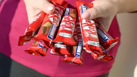 Батончики KitKat. Фото: depositphotos