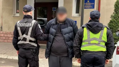 Мужчина, которого задержали во Львове после убийства работника ТЦК. Фото: Национальная полиция Украины.