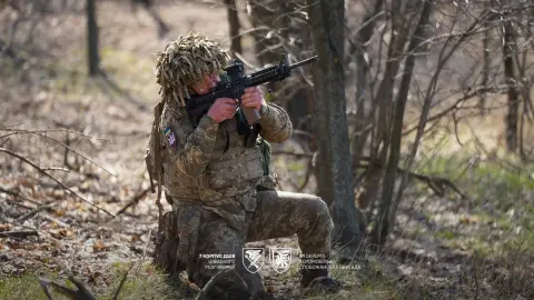 Украинские дроны уже четыре месяца уничтожают больше оккупантов, чем Россия успевает рекрутировать, - Сырский