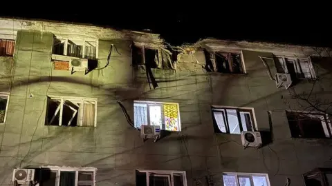 Російська атака на Одесу: двоє загиблих, є потерплі та десятки пошкоджених будинків. Фото: Одеська МВА.