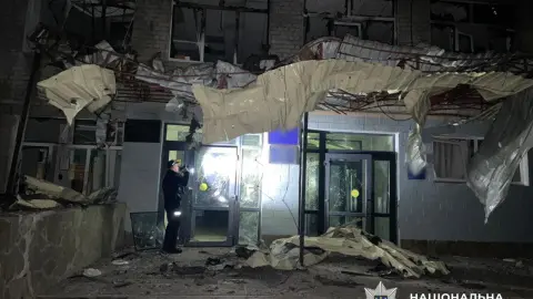 Последствия массированной вражеской атаки по Чернигову. Фото: Нацполиция