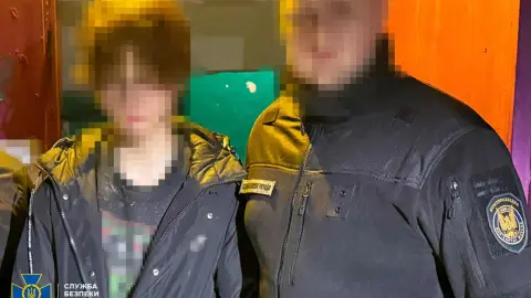 Затримання неповнолітнього агента РФ. Фото: Служба безпеки