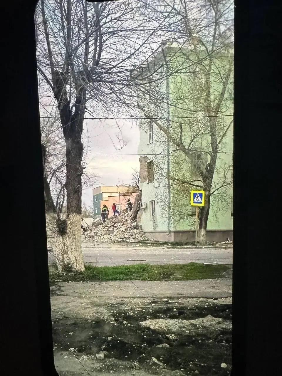 Partially destroyed house in Syzran Photo: t.me/exilenova_plus
