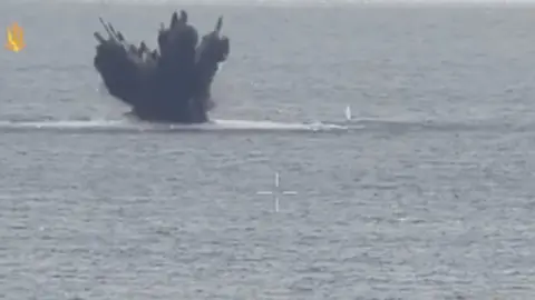 Уничтожение морского дрона россиян. Фото: скриншот видео.