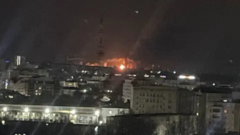 Пожар на НПЗ после атаки украинских дронов. Фото: t.me/exilenova_plus.