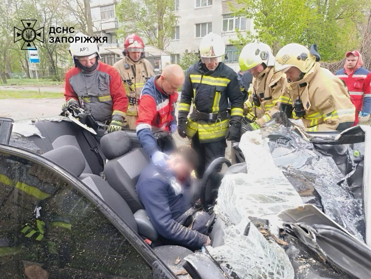 Наслідки негоди у Запоріжжі. Фото: ДСНС