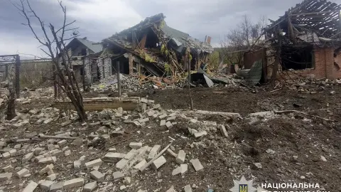 Последствия обстрелов в Донецкой области. Фото: Нацполиция