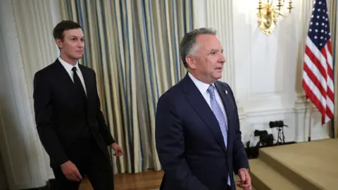 Зеленський провів розмову зі спецпосланцями Трампа Віткоффом та Кушнером