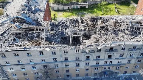 Последствия ракетной атаки армии РФ по Днепру. Фото: Днепропетровская ОГА.