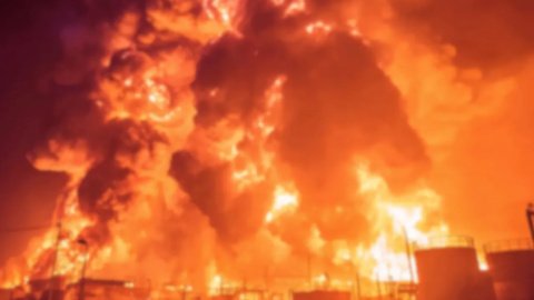 Российские удары повредили нефтегазовую инфраструктуру в двух областях Украины