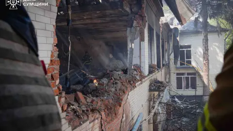 Последствия атаки РФ. Фото: ГСЧС Сумщины