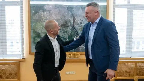 Кличко на встрече с генсеком Совета европейских муниципалитетов обсудил помощь громадам и муниципальное партнерство