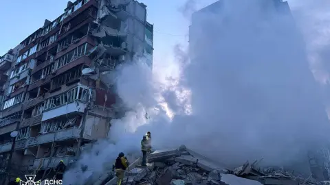 Обвал многоэтажки. Фото: ГСЧС Киева