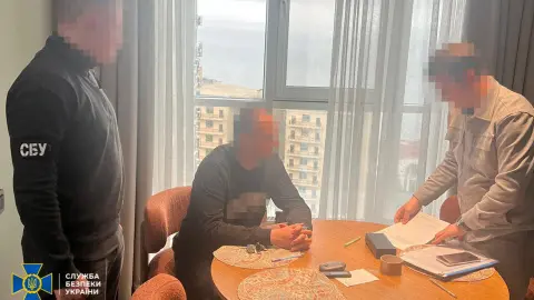 Обыски у подозреваемого по делу о поставках судов для российского "теневого флота". Фото: СБУ / Офис генпрокурора.
