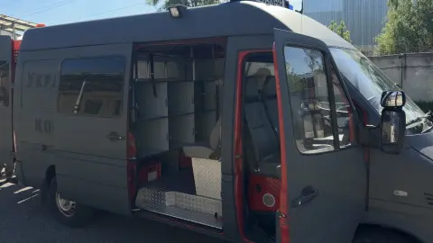 "Украинская команда" передала эвакомобиль бойцам 21 полка беспилотных систем на Лиманское направление