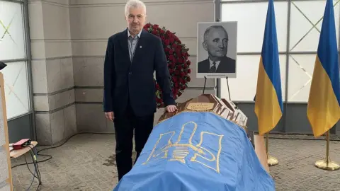 В Люксембурге эксгумировали прах второго председателя ОУН Андрея Мельника. Фото: Богдан Червак Facebook
