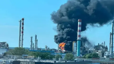 Взрыв на НПЗ в Венгрии. Фото: соцсети