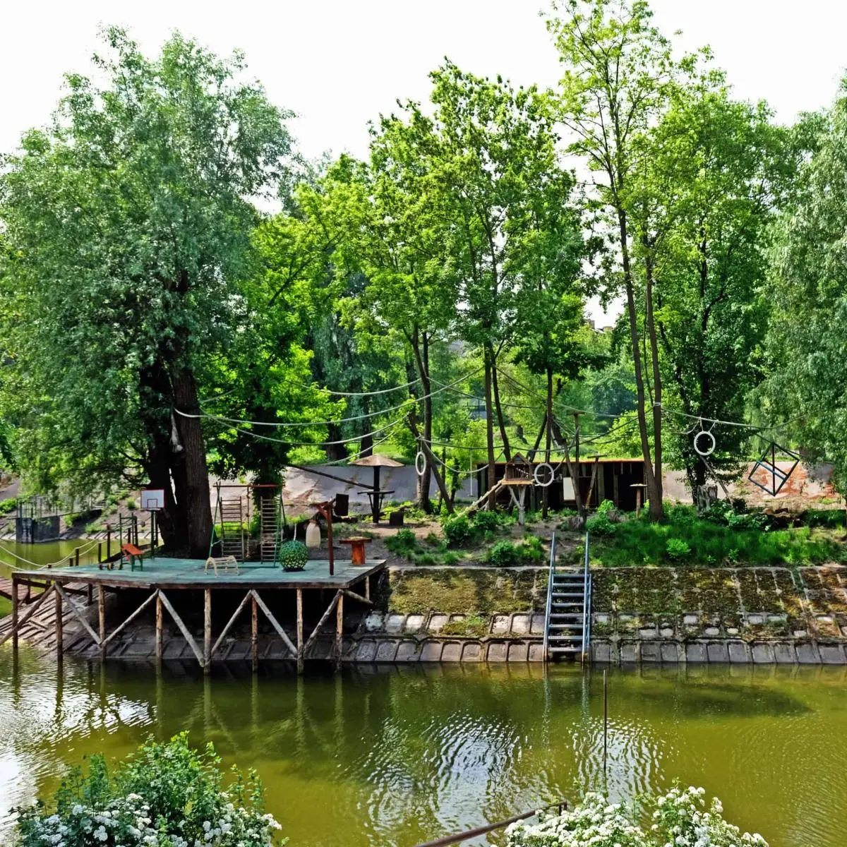 Фітнес-майданчик для лемурів. Фото: 