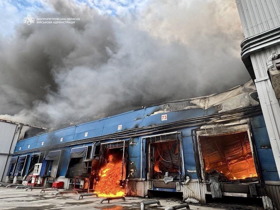 Наслідки російського обстрілу. Фото: Дніпропетровська ОДА.