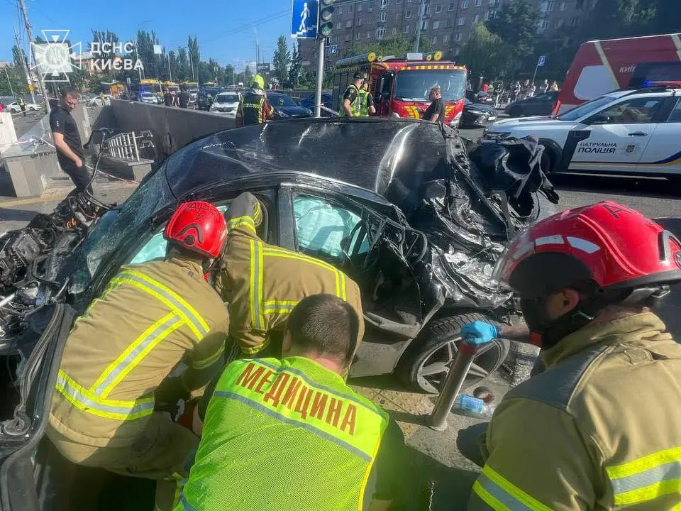 Порятунок водія. Фото: ДСНС України