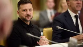 НАТО хоче виділити значну суму на зброю для України. Фото: ОПУ.