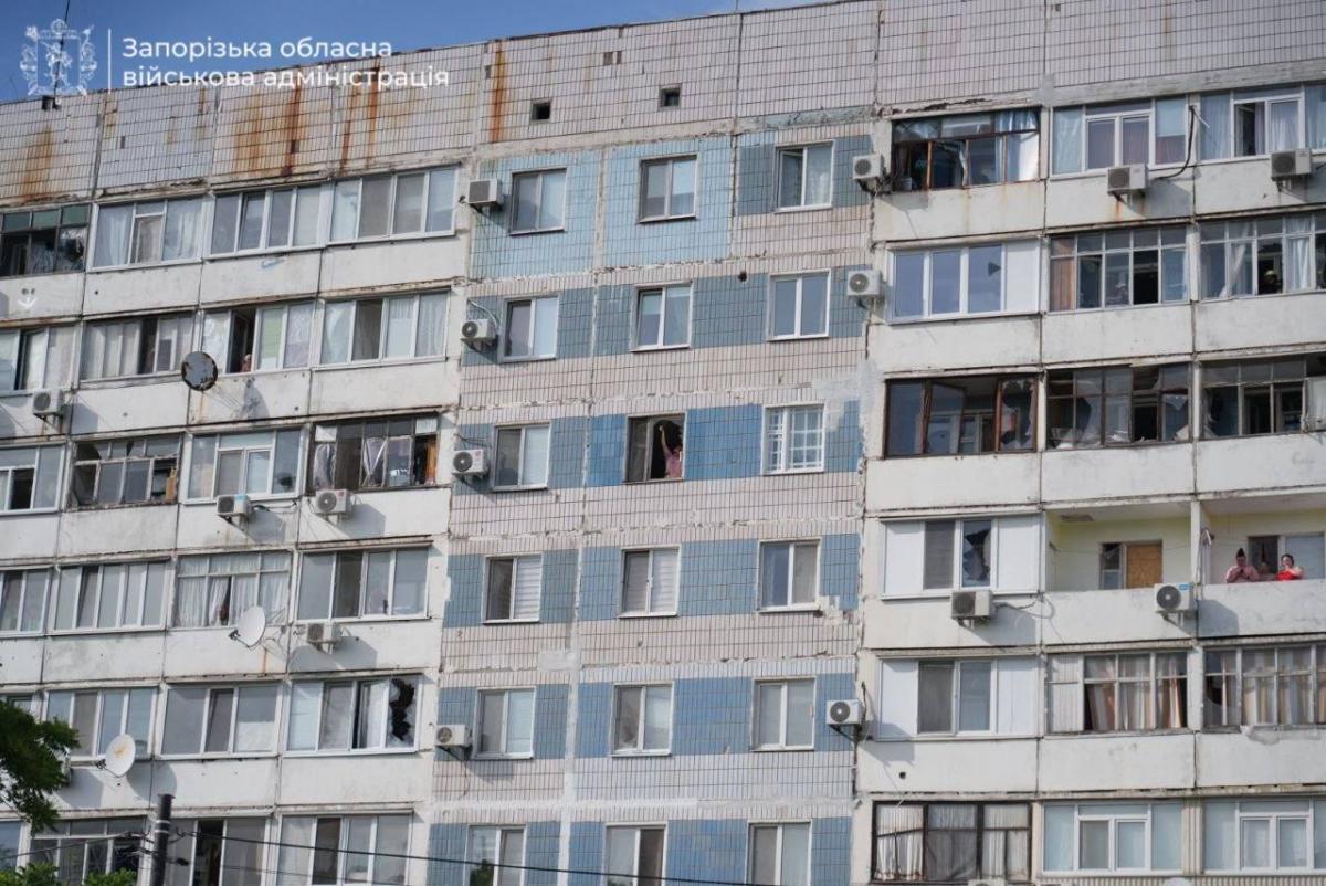Пошкоджена 9-поверхівка. Фото: Запорізька ОВА